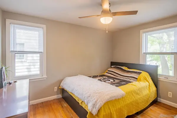 Grosse Pointe Woods, MI 48236,2217 HAMPTON RD