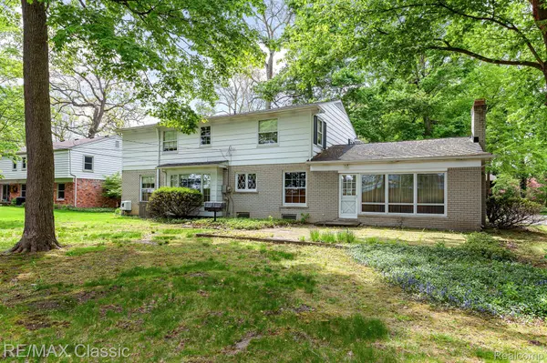 Beverly Hills, MI 48025,30554 Lincolnshire E