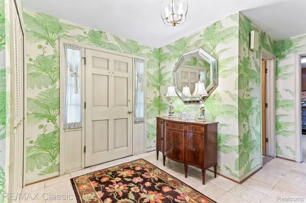 Beverly Hills, MI 48025,30554 Lincolnshire E