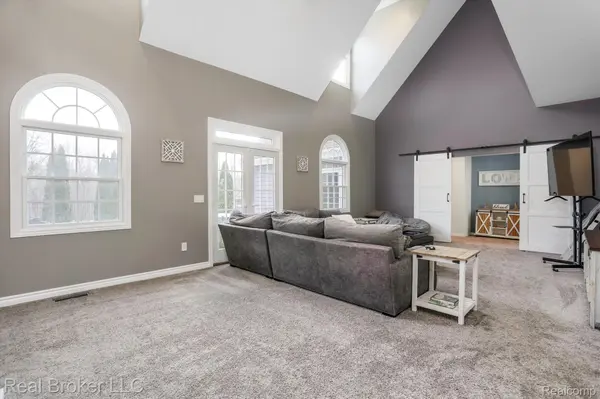 Clarkston, MI 48348,6915 STONE DR