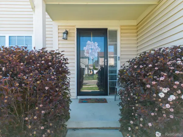 Redford, MI 48239,14145 SHAMROCK DR