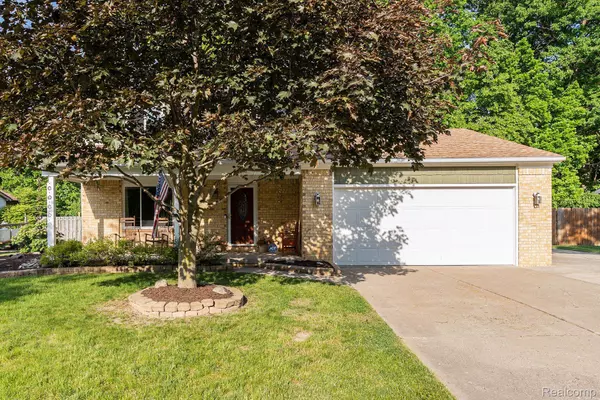 Grand Blanc, MI 48439,5279 CRESTWOOD DR