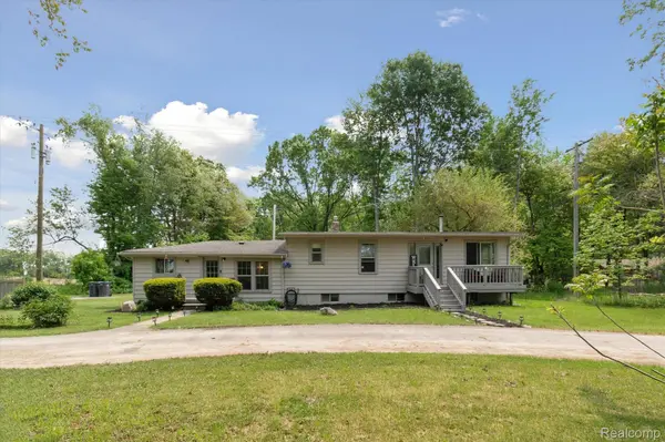 Highland, MI 48357,835 W WARDLOW RD