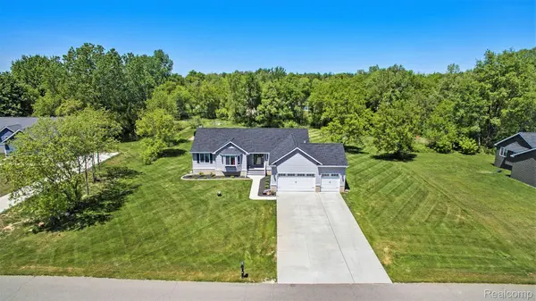 2540 BULL RUN, Oxford, MI 48371