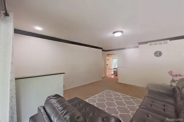 Novi, MI 48375,24813 HIGHLANDS DR