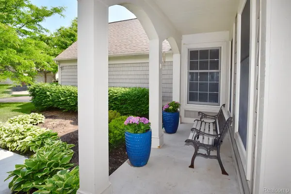 Bloomfield Hills, MI 48304,2481 WILDBROOK RUN