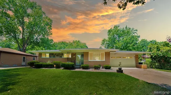 9377 GARFIELD, Redford, MI 48239