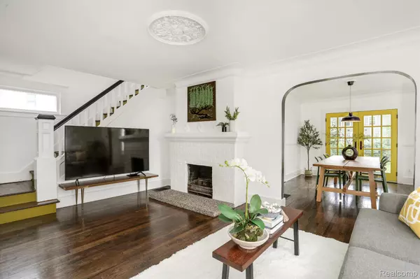 Royal Oak, MI 48067,232 GARDENIA AVE