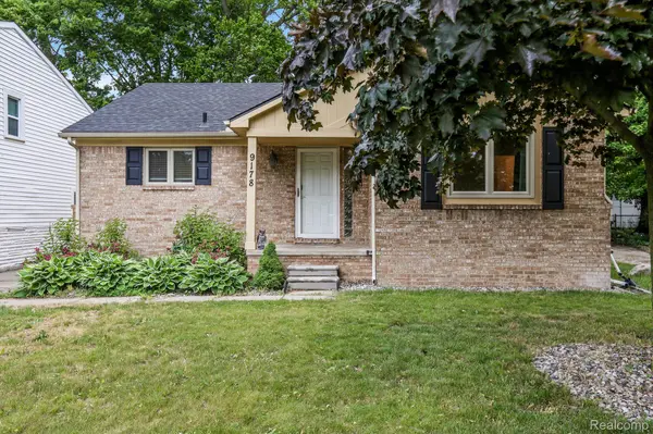 Livonia, MI 48150,9178 DEERING ST