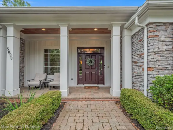 Bloomfield Hills, MI 48301,5890 Snowshoe CIR