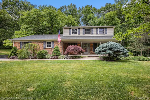 3880 HUNT CLUB CT, Shelby Twp, MI 48316