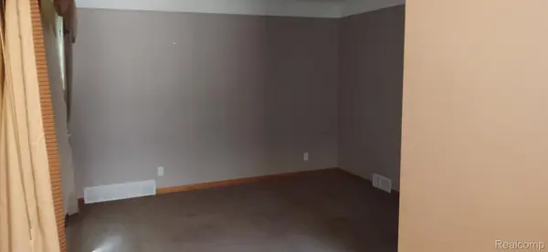 Allen Park, MI 48101,15426 ANGELIQUE AVE