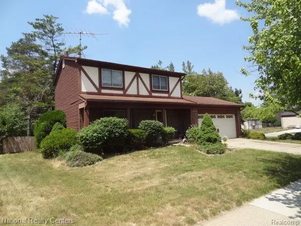 43813 YORKTOWN ST, Canton, MI 48188