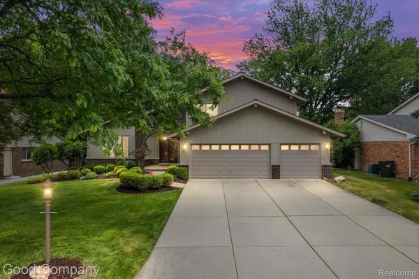 613 PLUM RIDGE DR, Rochester Hills, MI 48309