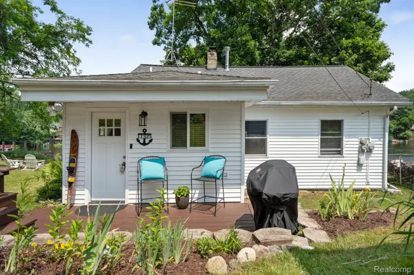 Pinckney, MI 48169,11325 OUTER DR