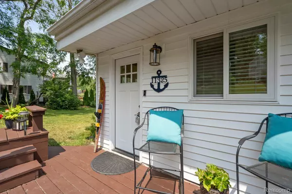 Pinckney, MI 48169,11325 OUTER DR