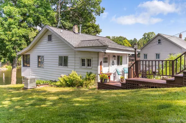 Pinckney, MI 48169,11325 OUTER DR