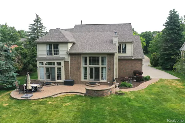 Novi, MI 48375,42961 ASHBURY DR