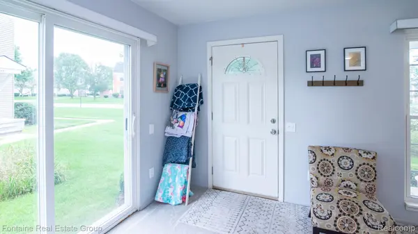 Novi, MI 48375,23532 STONEHENGE BLVD