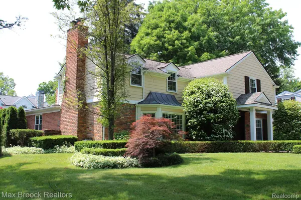 Bloomfield Hills, MI 48301,635 N Glengarry RD