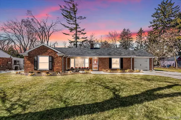 31245 SHERIDAN DR, Beverly Hills, MI 48025