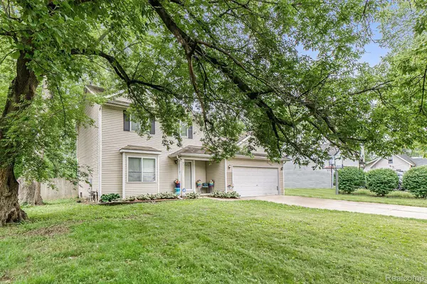 Livonia, MI 48152,29851 BRETTON ST