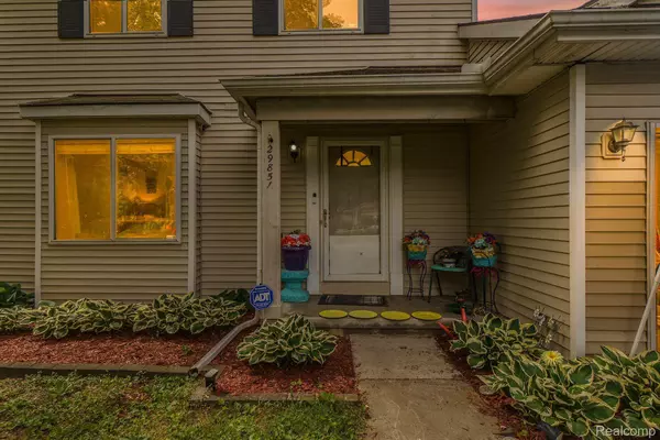 Livonia, MI 48152,29851 BRETTON ST