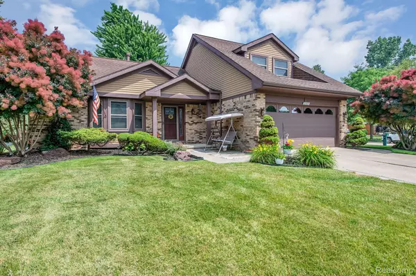 21539 DEERFIELD DR, Woodhaven, MI 48183