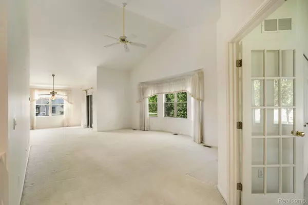 Flushing, MI 48433,2231 CHASE POINT