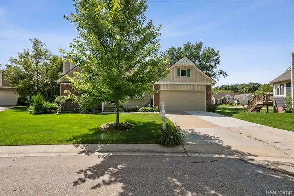 Rochester Hills, MI 48309,3267 FAIRGROVE Terrace