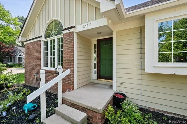 Rochester Hills, MI 48309,3267 FAIRGROVE Terrace