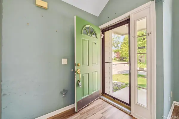 Rochester Hills, MI 48309,3267 FAIRGROVE Terrace