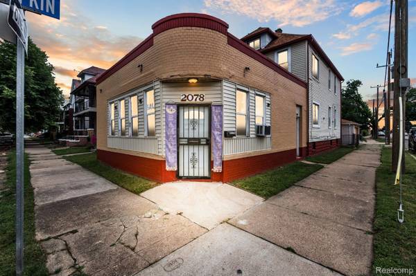 2078 BELMONT ST, Hamtramck, MI 48212
