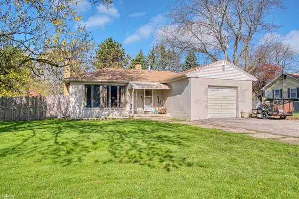 305 N Hintz, Owosso, MI 48867