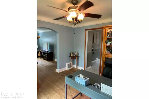 Mount Clemens, MI 48043,52 High St.