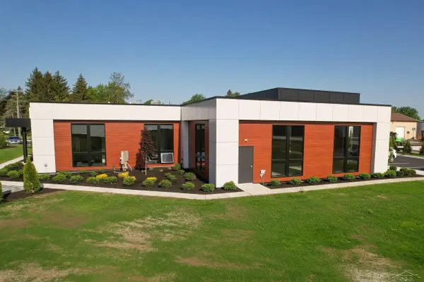 1800 Midland RD, Saginaw Twp, MI 48638