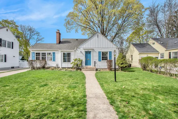 2052 Gorham DR SE, East Grand Rapids, MI 49506