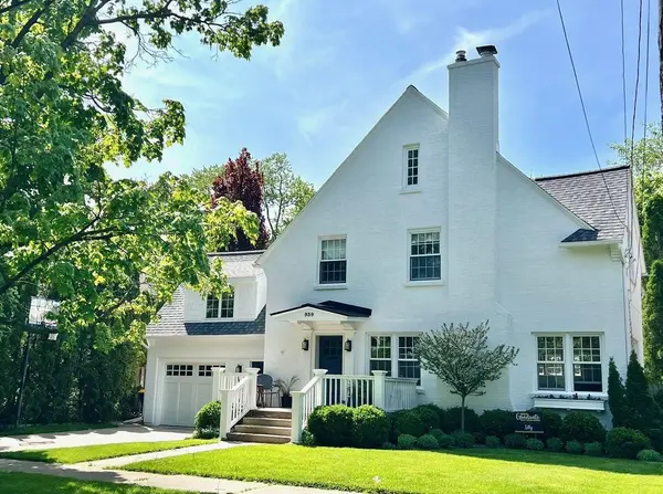 939 Bellclaire AVE SE, East Grand Rapids, MI 49506