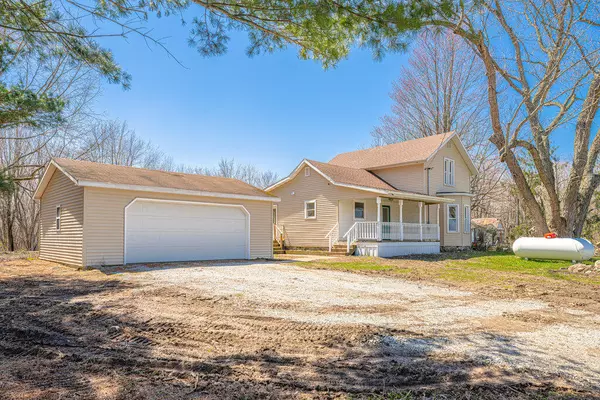 Buchanan, MI 49107,2118 Madron Lake RD