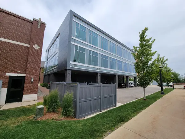 Holland, MI 49423,171 College AVE