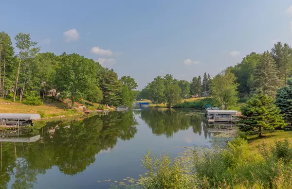 Canadian Lakes, MI 49346,8077 Island Court #691