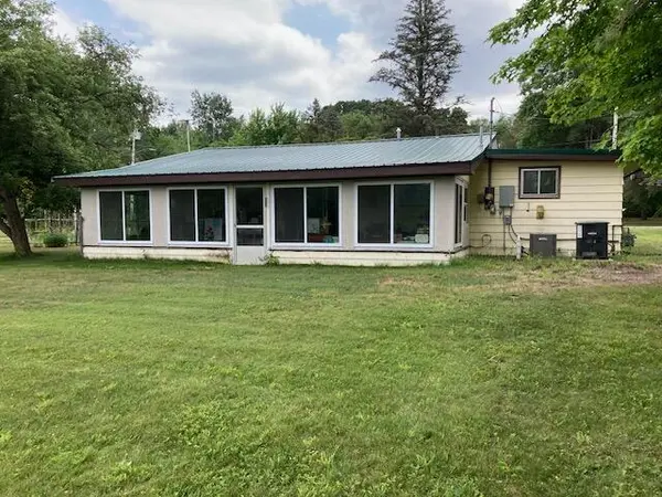 121 Haddix BLVD, Barryton Vlg-fork Twp, MI 49305