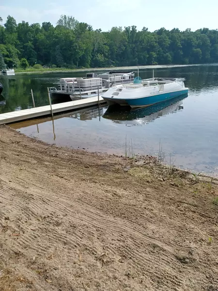 110 E Shore, Brooklyn, MI 49230