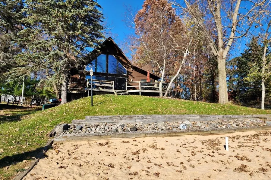 11237 Lake RD, Canadian Lakes, MI 49346