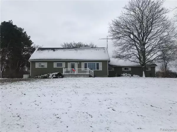 5497 LIPPINCOTT RD, Lapeer, MI 48446