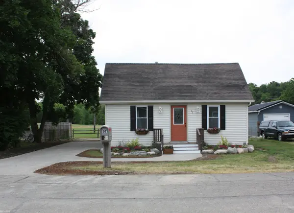 67 W Lorraine, Peck, MI 48466