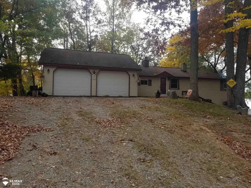 171 Kings Landing, Columbiaville, MI 48421