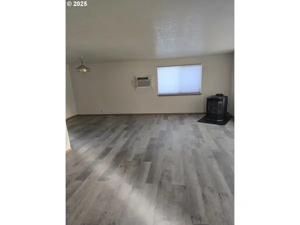 Winston, OR 97496,600 SE CARROL ST