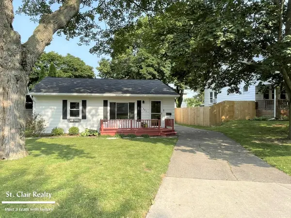 1337 S Riverside,  St Clair,  MI 48079