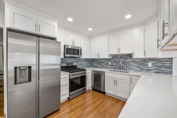 Clawson, MI 48017,410 N Chocolay